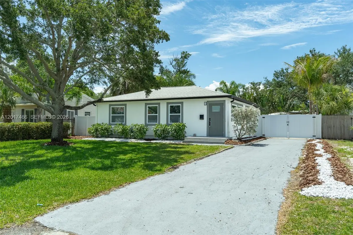 116 85th Ave, Saint Petersburg, FL 33702 - #1