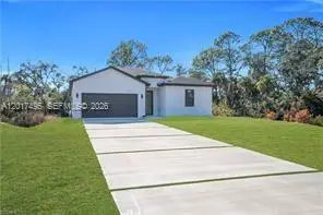 621 Greenbriar Blvd, Lehigh Acres, FL 33972 - #2