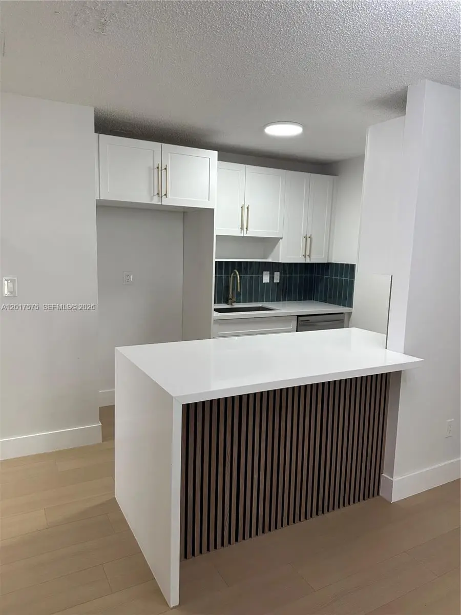 Address Withheld By Seller, Miami, FL 33186 - #1