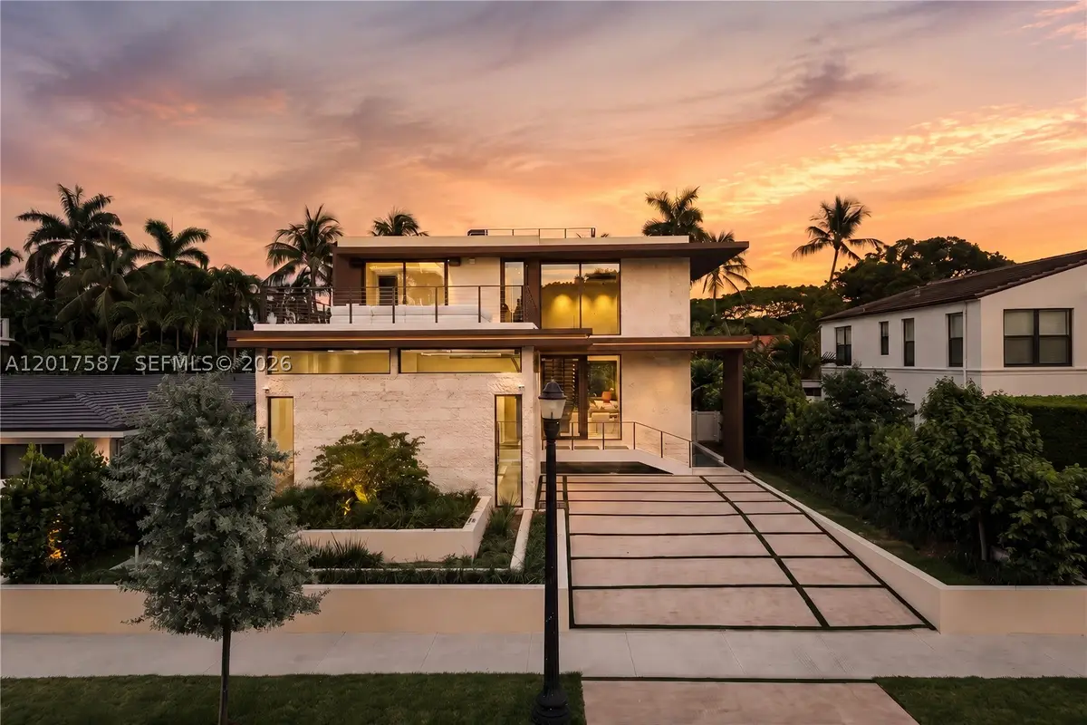 3045 N Bay Rd, Miami Beach, FL 33140 - #1