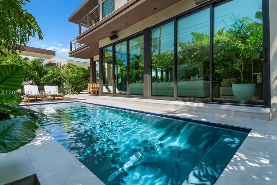 3045 N Bay Rd, Miami Beach, FL 33140 - #3