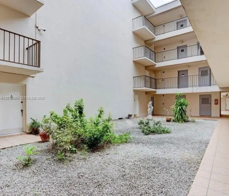 5501 NW 7th St #E412, Miami, FL 33126 - #1