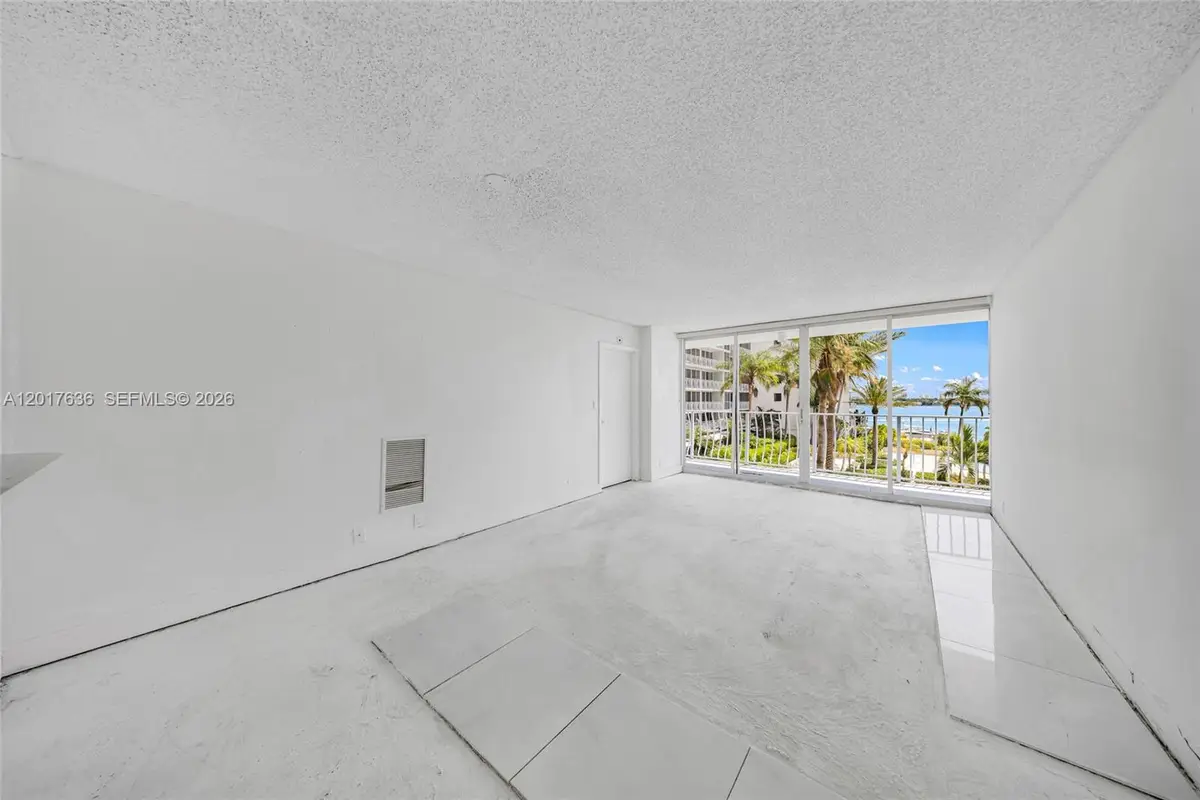 7601 E Treasure Dr #609, North Bay Village, FL 33141 - #1