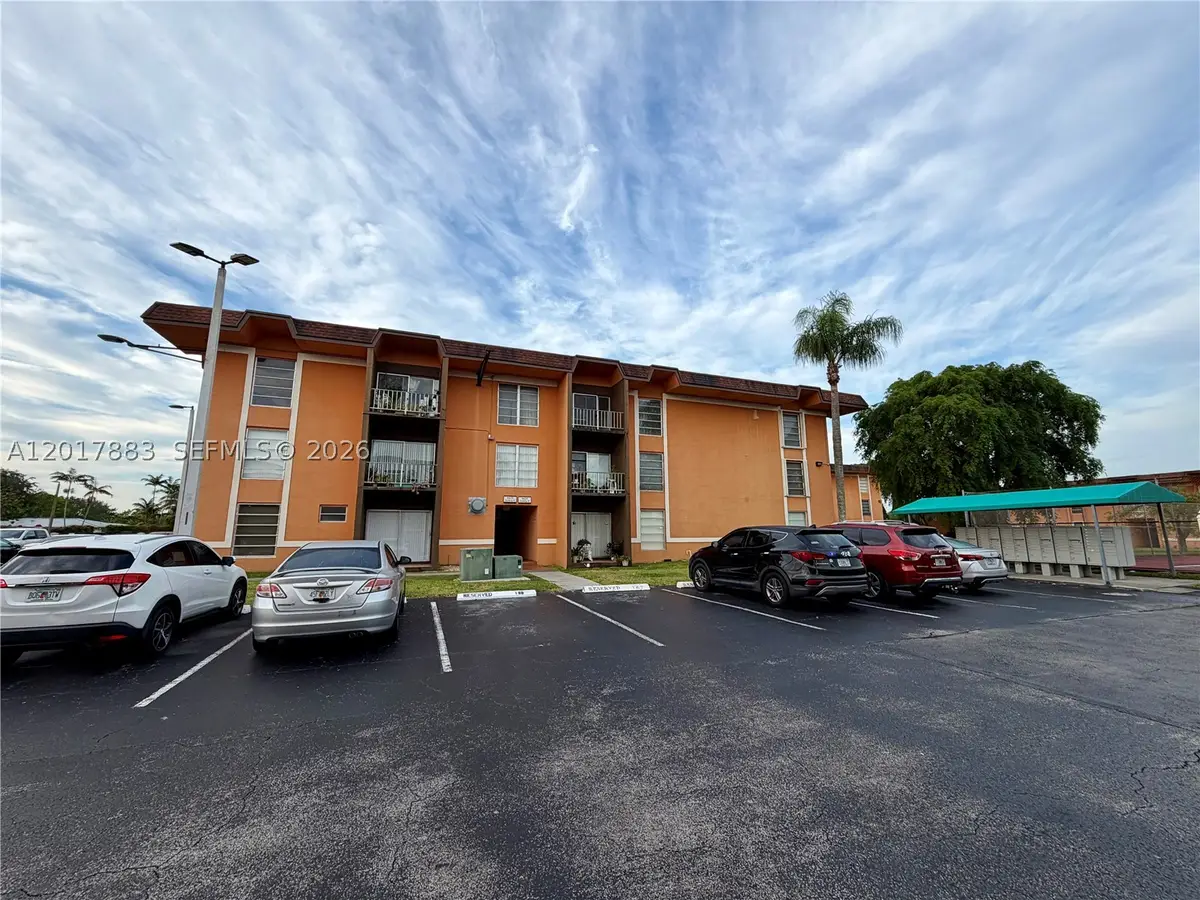 9429 SW 76th St #W25, Miami, FL 33173 - #1