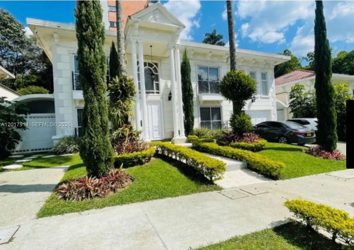 20 ST Loma Montesori Poblado, Medellin, CO  - #1