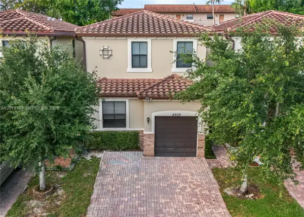 4909 NW 59th St, Tamarac, FL 33319