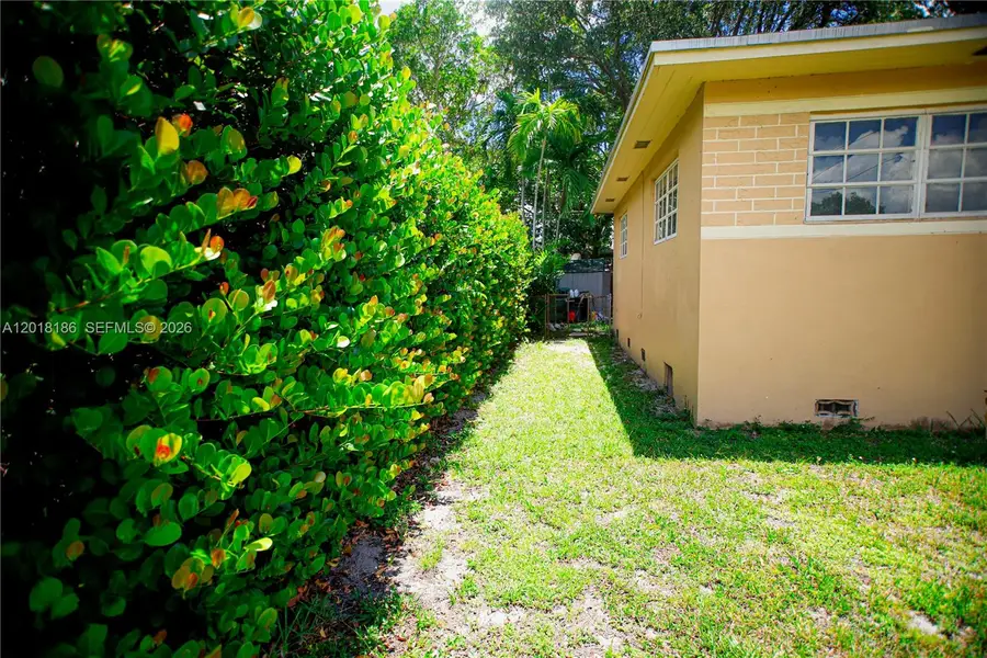 1100 NE 160th Ter, North Miami Beach, FL 33162 - #3