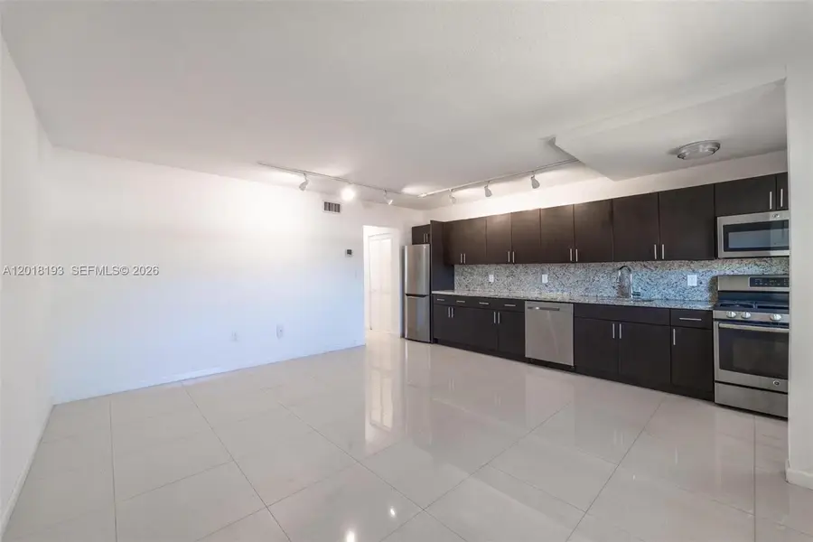 525 Meridian Ave #305, Miami Beach, FL 33139 - #3