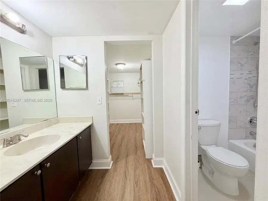 450 Commodore Dr #214, Plantation, FL 33325 - #3
