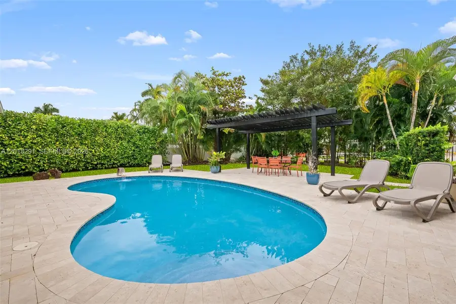2711 Mayan Dr, Fort Lauderdale, FL 33316 - #2