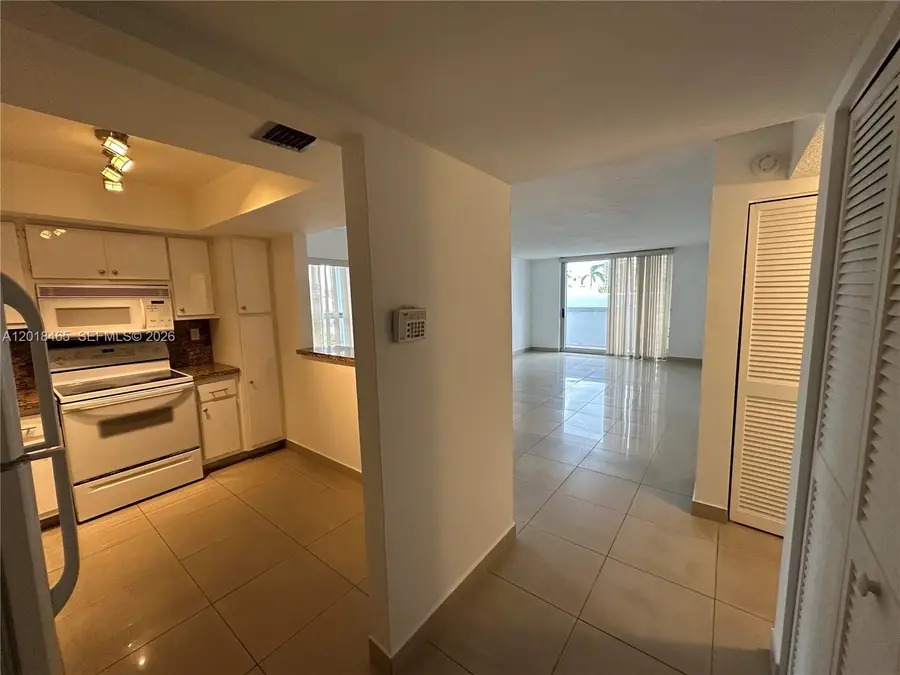 7118 Bonita Dr #305, Miami Beach, FL 33141 - #2