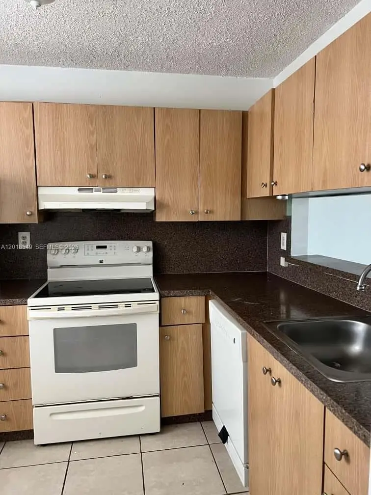 3470 Foxcroft Rd #307, Miramar, FL 33025 - #3