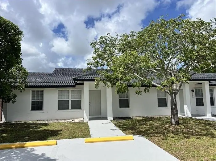 201-205 NW 30th Ave, Pompano Beach, FL 33069 - #1