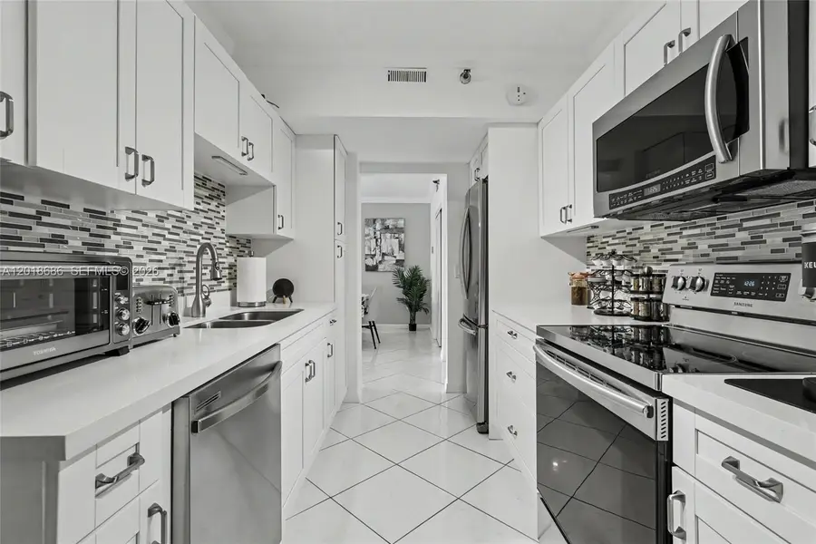 3850 Washington St #1115, Hollywood, FL 33021 - #2