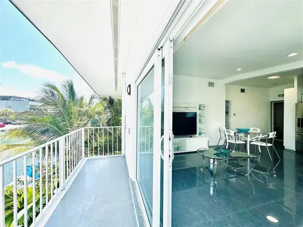 3751 NE 170th St #4, North Miami Beach, FL 33160