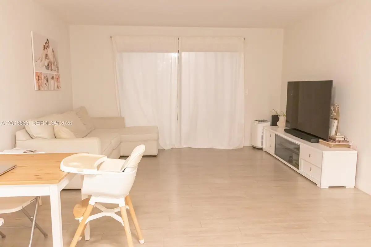 2200 S Cypress Bend Dr #204, Pompano Beach, FL 33069 - #1