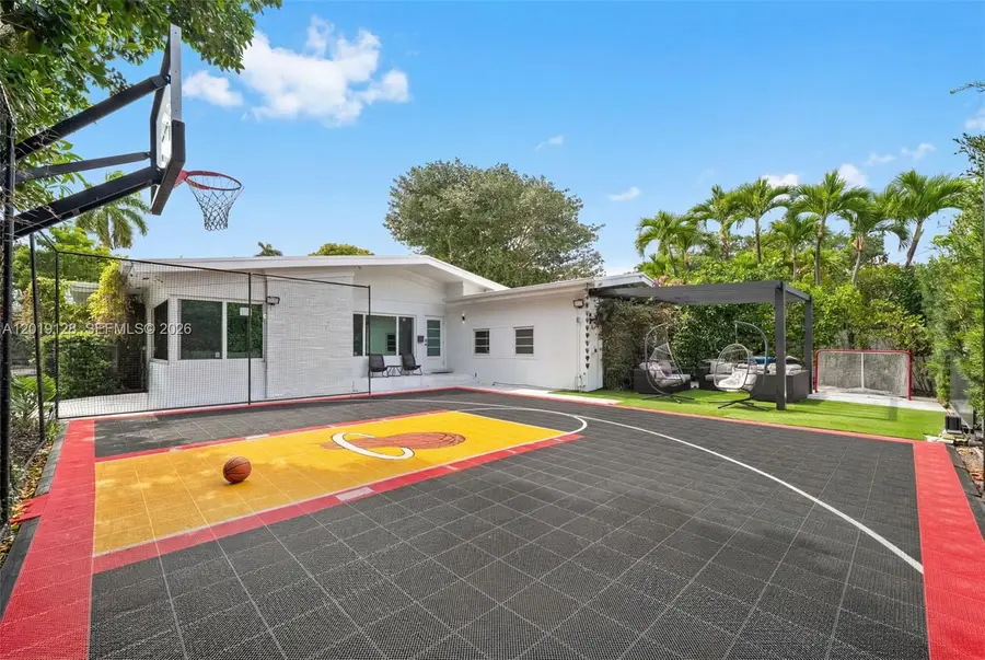 3758 Prairie Ave, Miami Beach, FL 33140 - #2