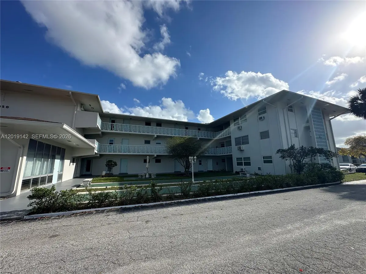 1050 E Sample Rd #208, Pompano Beach, FL 33064 - #1