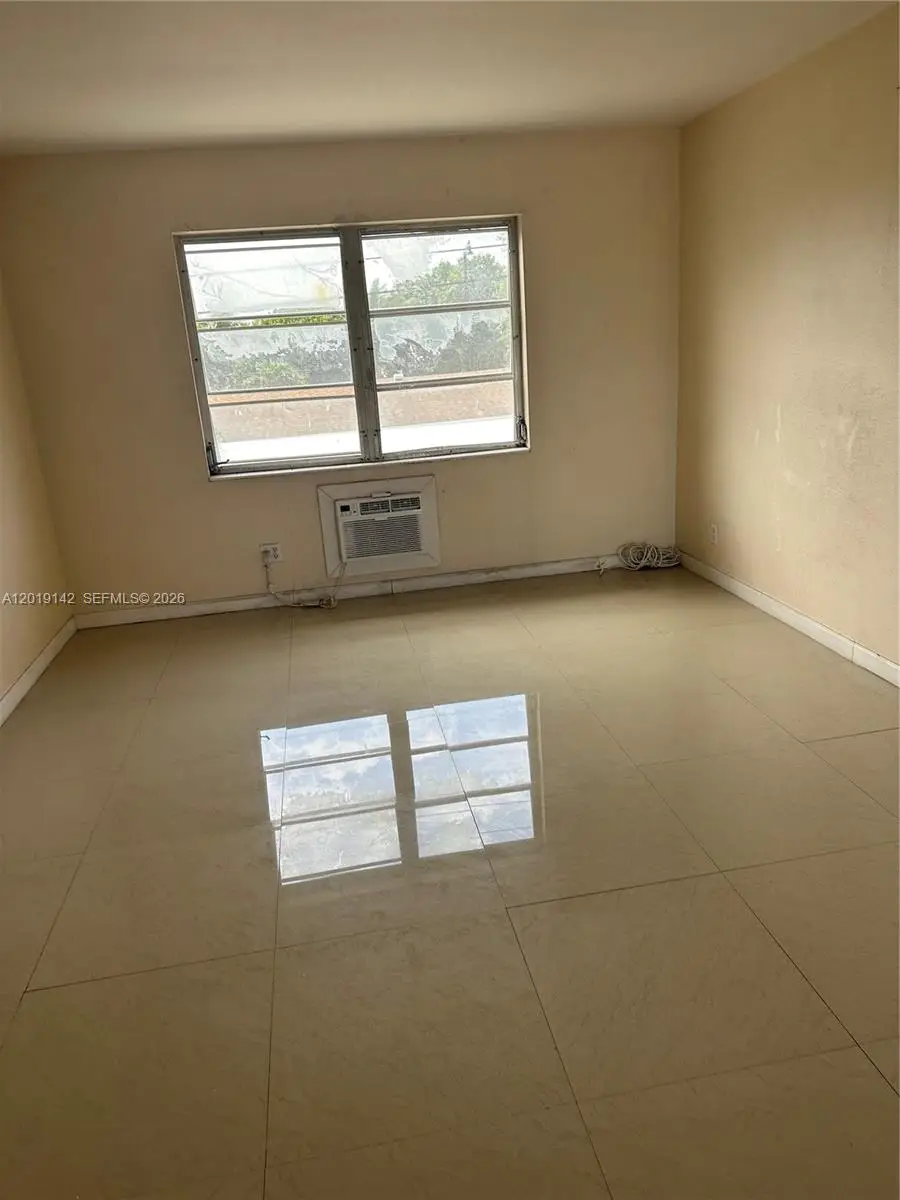 1050 E Sample Rd #208, Pompano Beach, FL 33064 - #2