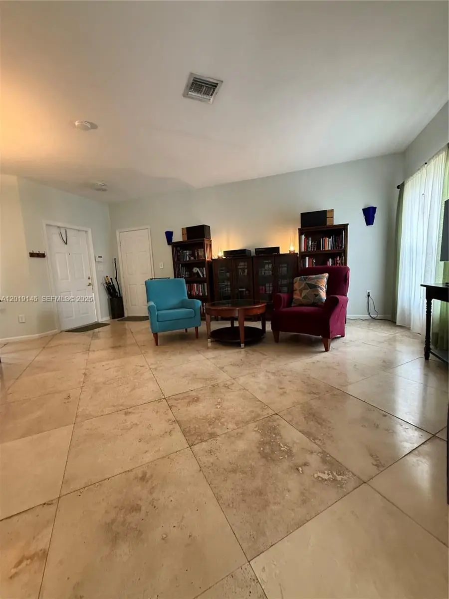 724 NW 170th Ter, Pembroke Pines, FL 33028 - #3