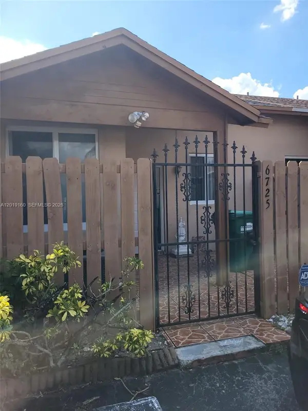 6725 NW 188th Ter, Hialeah, FL 33015