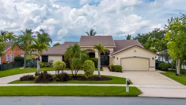 19831 NW 4th St, Pembroke Pines, FL 33029