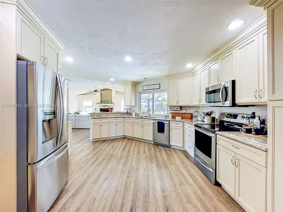 2910 Aston Ave, Plant City, FL 33566 - #3