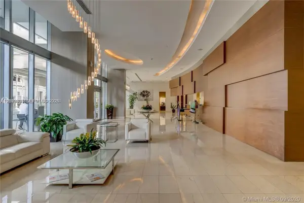 1111 SW 1 Ave #2215, Miami, FL 33130