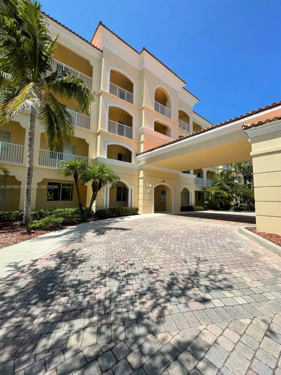 19 W Harbour Isle Dr W #201, Fort Pierce, FL 34949 - #1