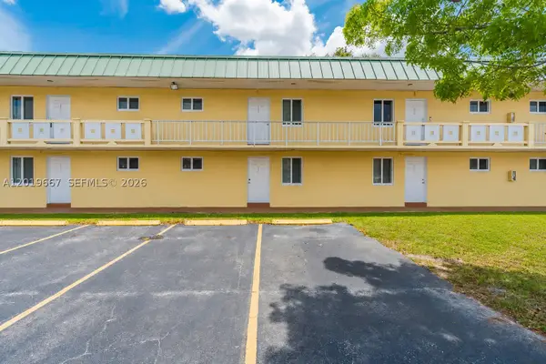 505 NW 177th St #136, Miami Gardens, FL 33169