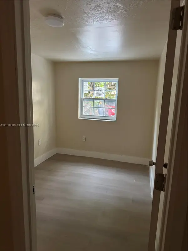 650 E 49th St, Hialeah, FL 33013