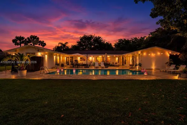 13820 SW 73rd Ave, Palmetto Bay, FL 33158