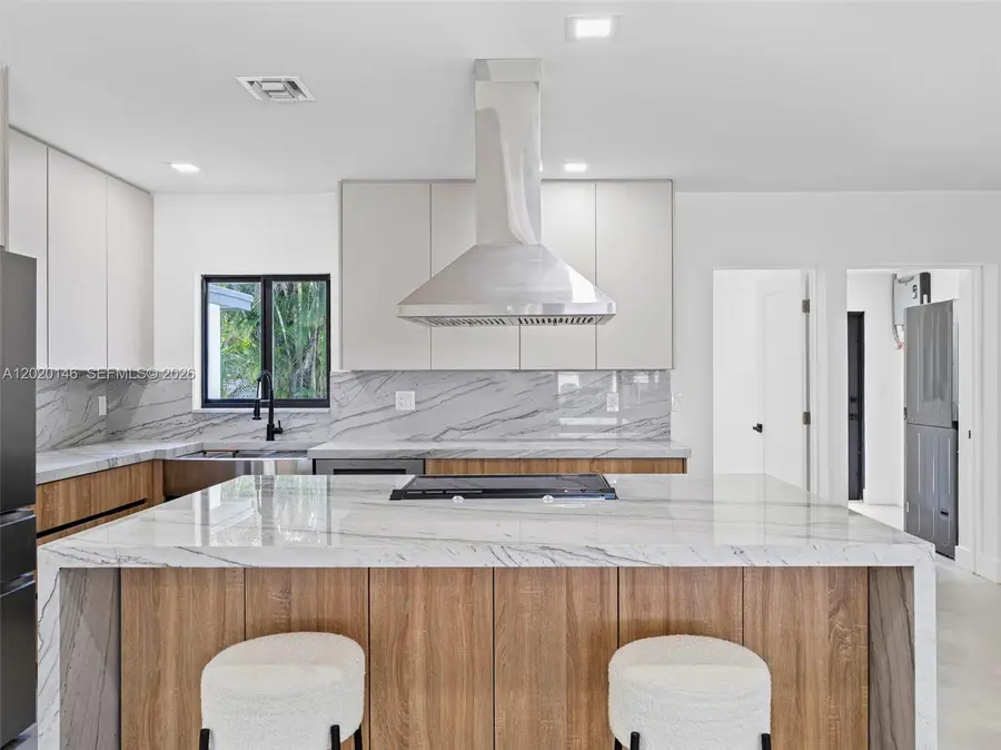 610 NE 164th Ter, Miami, FL 33162 - #2