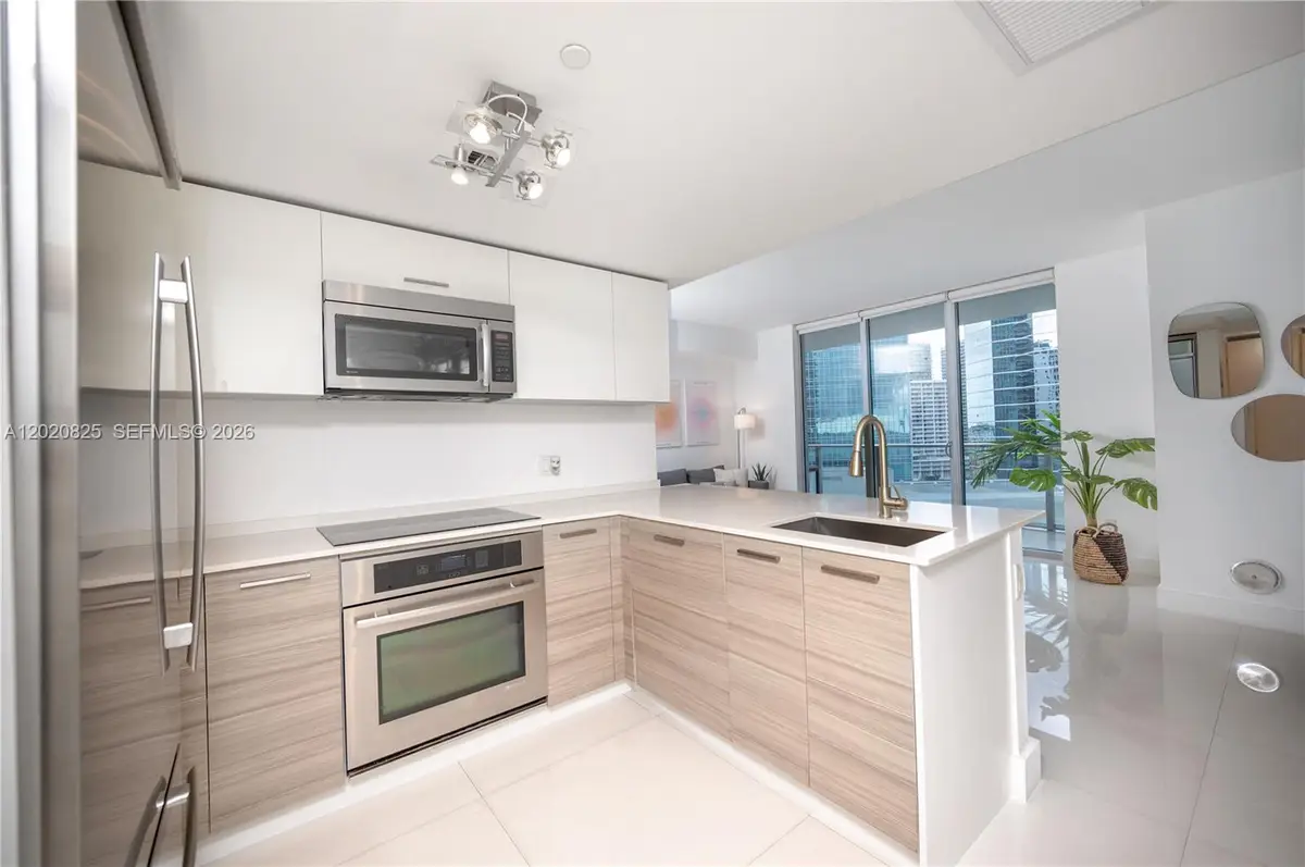 1300 Brickell Bay Dr #1601, Miami, FL 33131 - #1