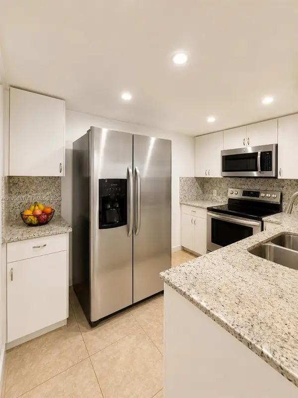 1460 NE 169th St #108, North Miami Beach, FL 33162