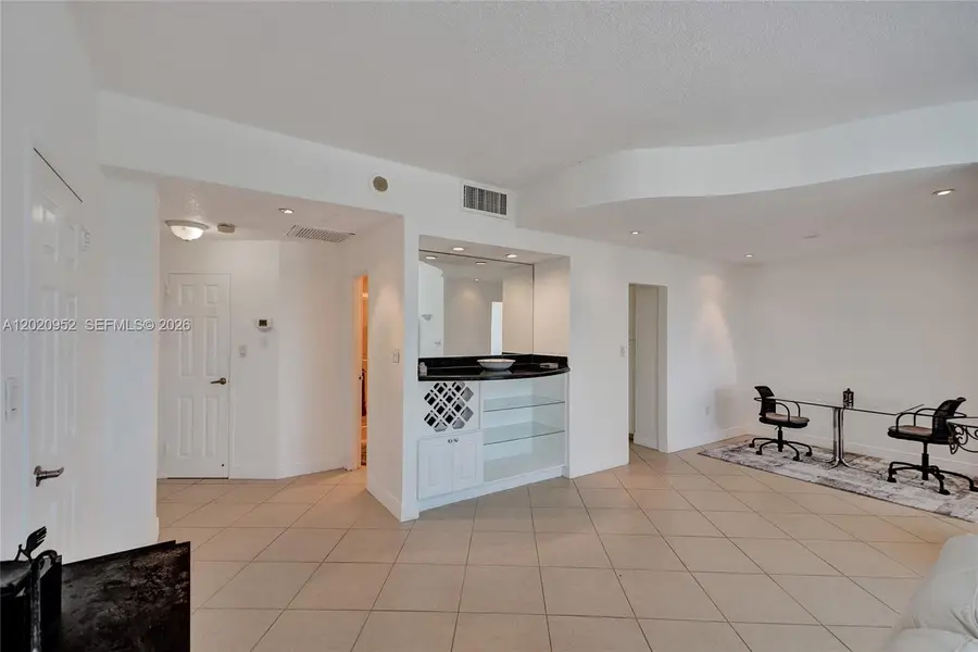 4925 Collins Ave #3H, Miami Beach, FL 33140 - #3