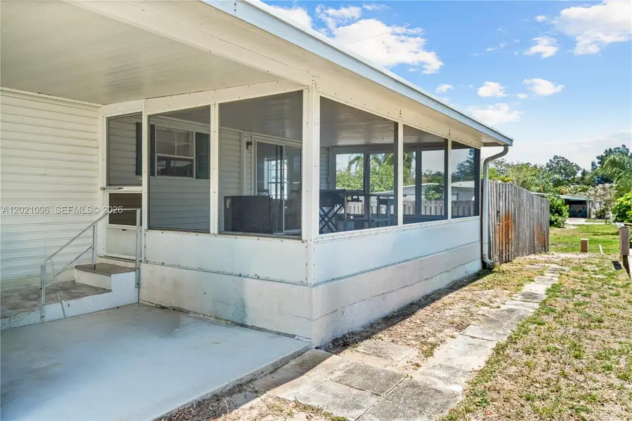 7717 SE Swan Ave, Hobe Sound, FL 33455 - #2