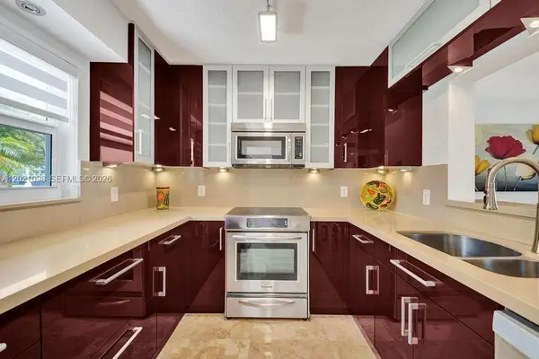 1025 SE 3rd Ave #108, Dania Beach, FL 33004