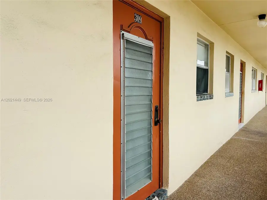 2831 E Sunrise Lakes Dr #309, Sunrise, FL 33322 - #2