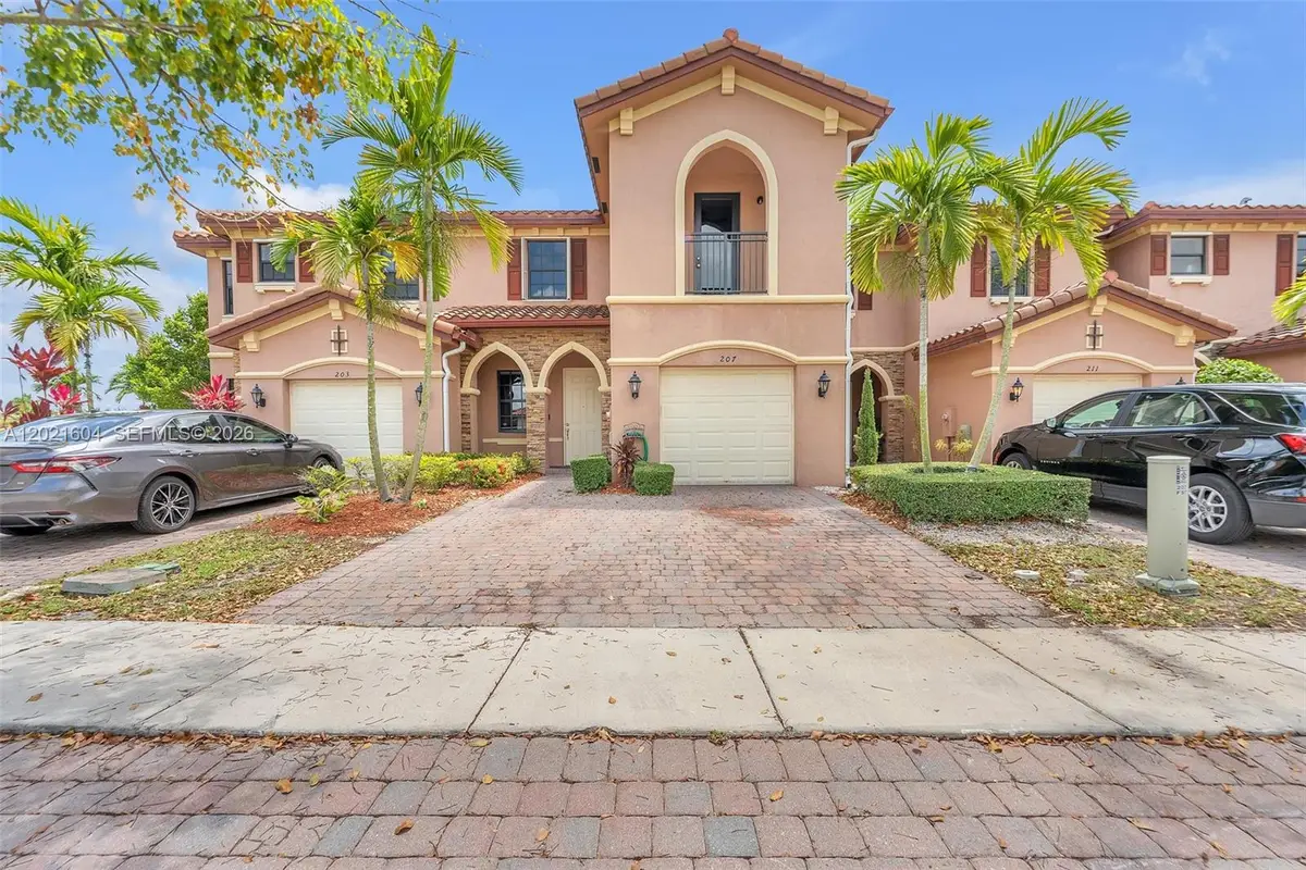 207 SE 37th Pl, Homestead, FL 33033 - #1