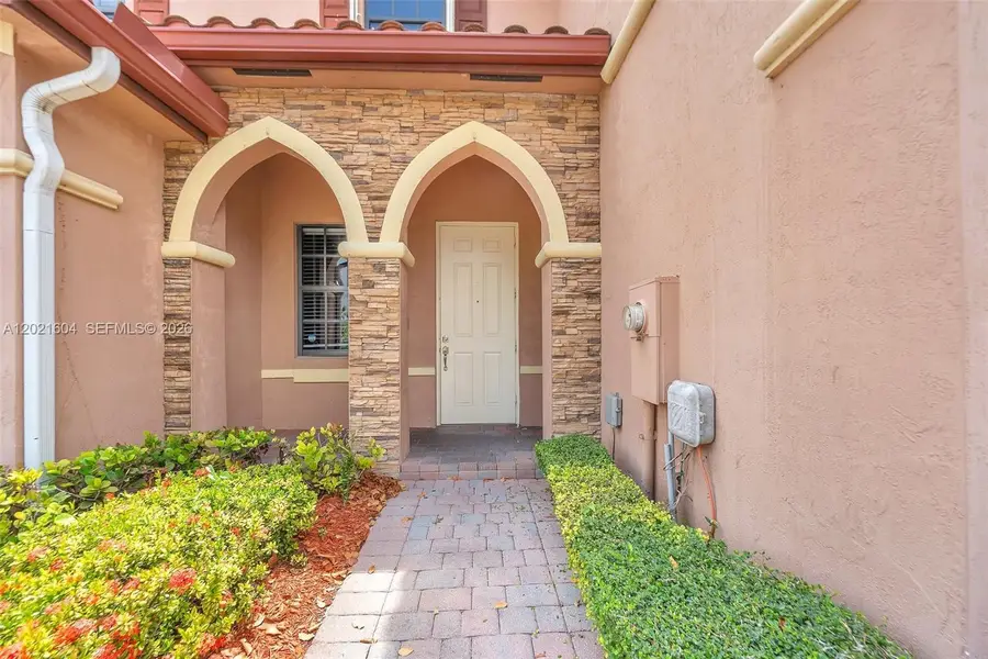 207 SE 37th Pl, Homestead, FL 33033 - #2