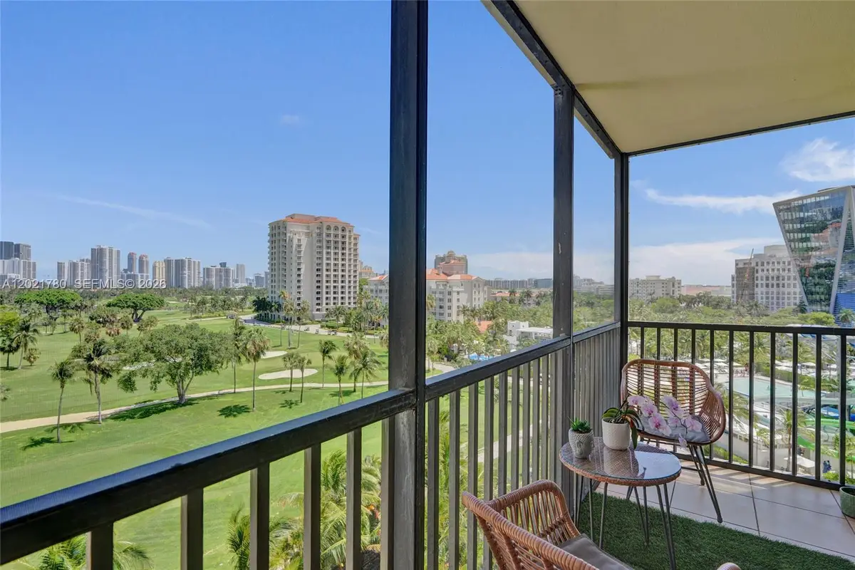 20335 W Country Club Dr #809, Aventura, FL 33180 - #1