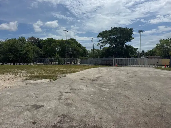 2955 NW 75th St, Miami, FL 33147