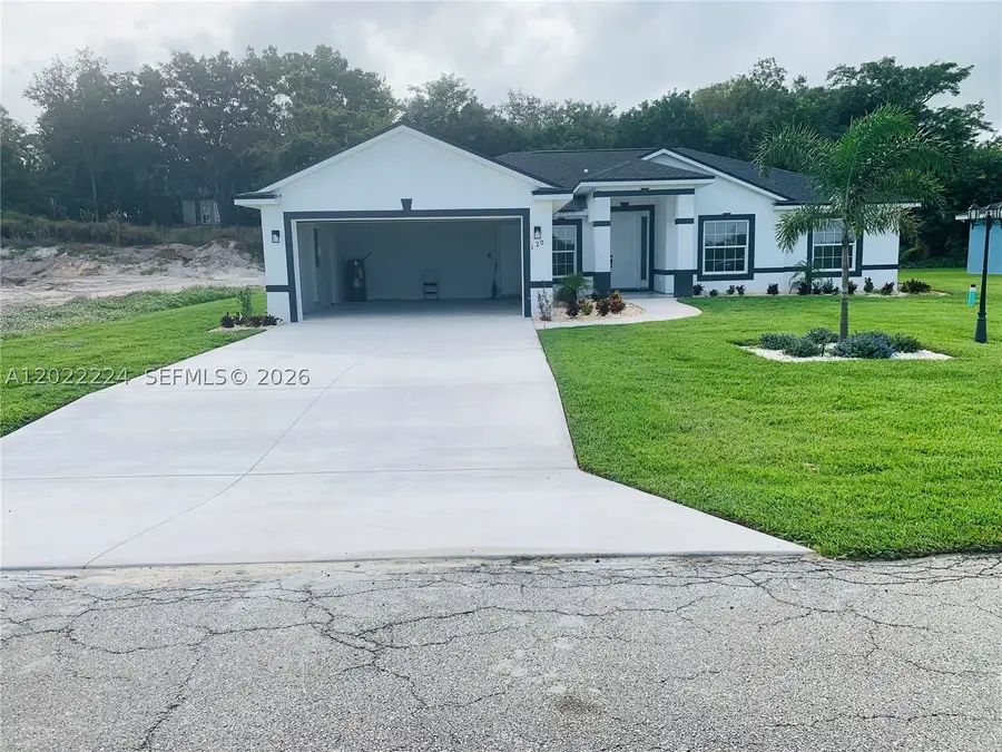 120 Clinton Avenue, Lake Placid, FL 33852 - #3