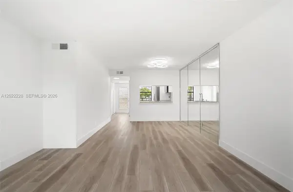 10130 Sunrise Lakes Blvd #210, Sunrise, FL 33322