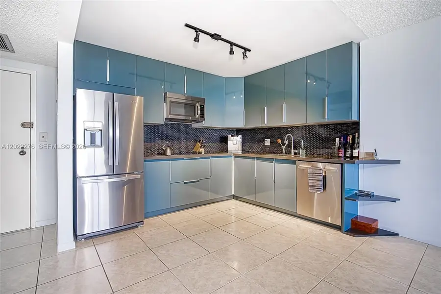 2500 Parkview Dr #911, Hallandale Beach, FL 33009 - #2