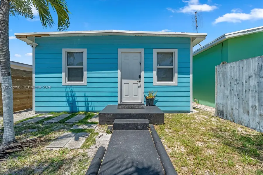 629 N F St, Lake Worth, FL 33460 - #3