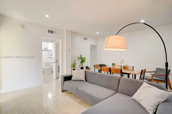 224 NE 111th St, Miami, FL 33161