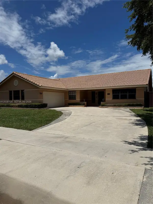 6950 W Wedgewood Ave, Davie, FL 33331