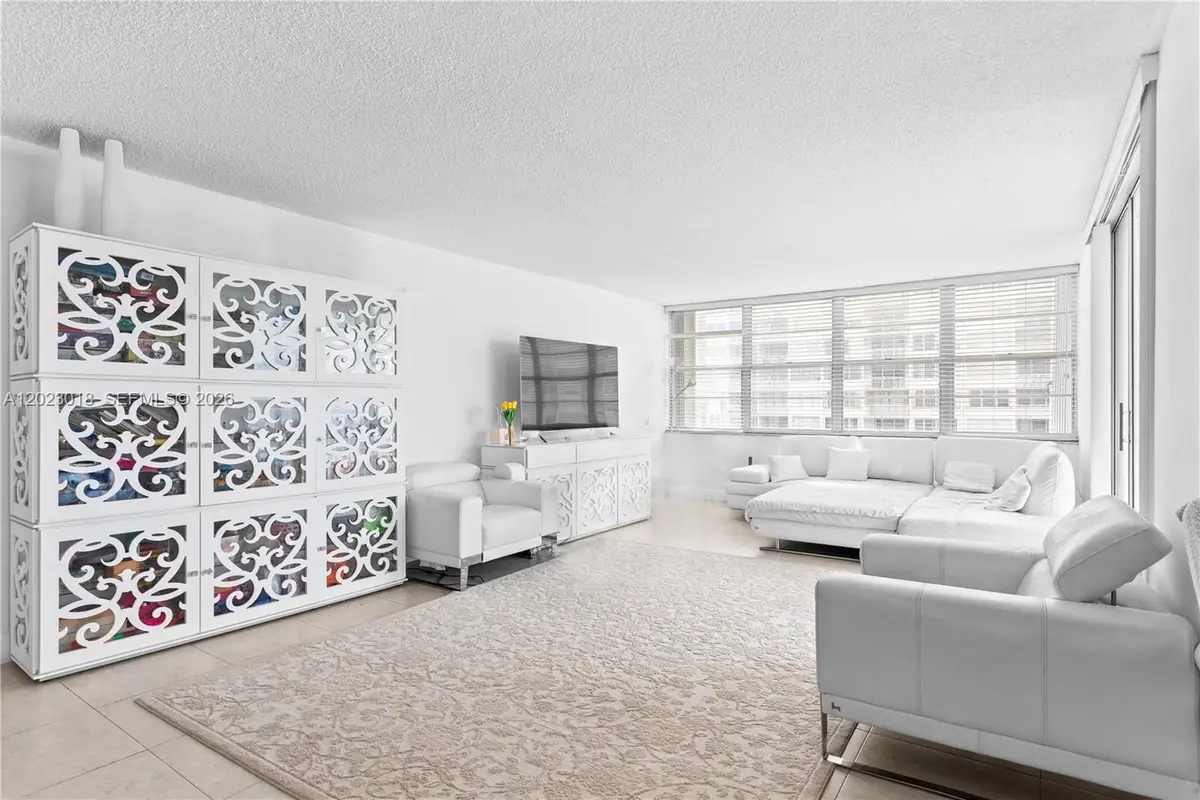 18051 Biscayne Blvd #1105, Aventura, FL 33160 - #1